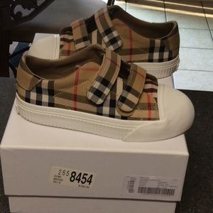 Kid’s  Burberry sneakers